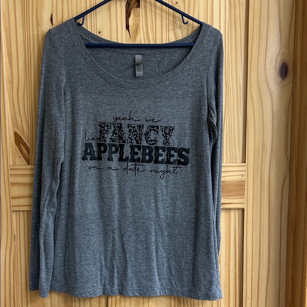 Women’s graphic long sleeve shirt